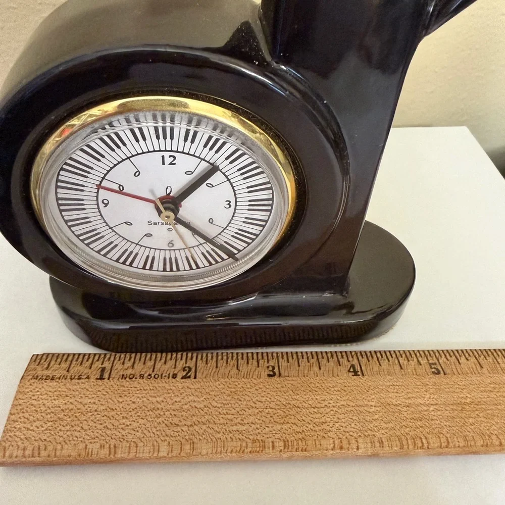 Sarsaparilla Music Note Clock